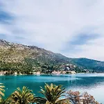 Stunning In Veliki With Wifi Apartment