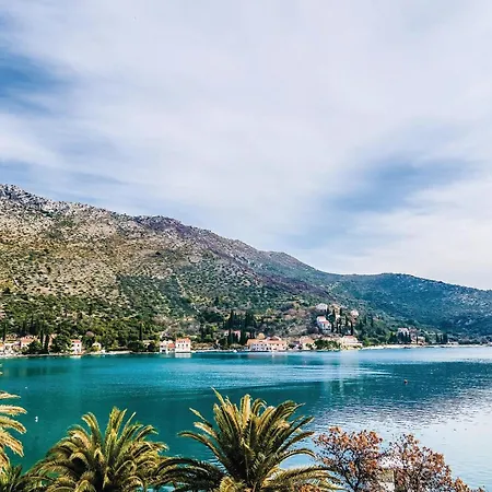 Cozy In Veliki شقة