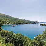 Stunning In Veliki With Wifi