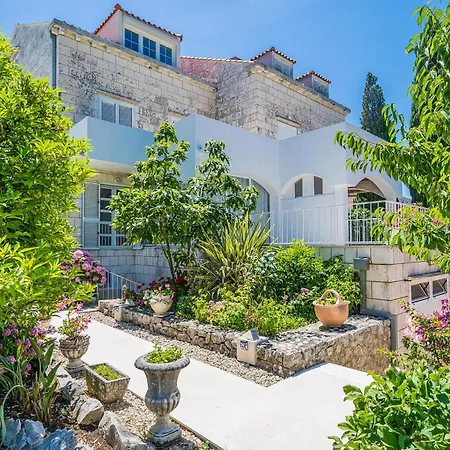 Cozy In Veliki 아파트 자톤