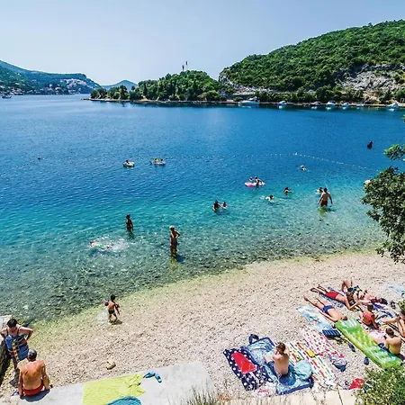 Lovely In Veliki With Wifi Appartement *